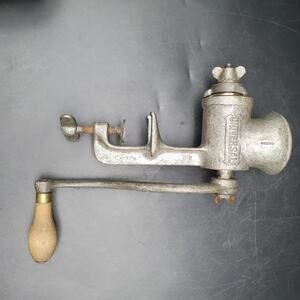 Vintage Universal No 1 Meat Grinder LF&C New Britain CT Hand Crank Table Clamp